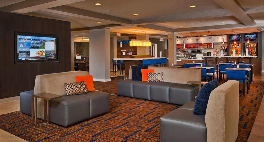 Courtyard By Marriott Shippensburg Hotel Exterior photo
